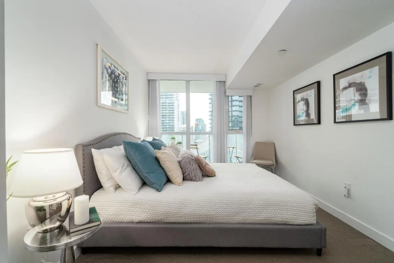 Downtown Condo, Cn Tower, Union Station Toronto Hotel